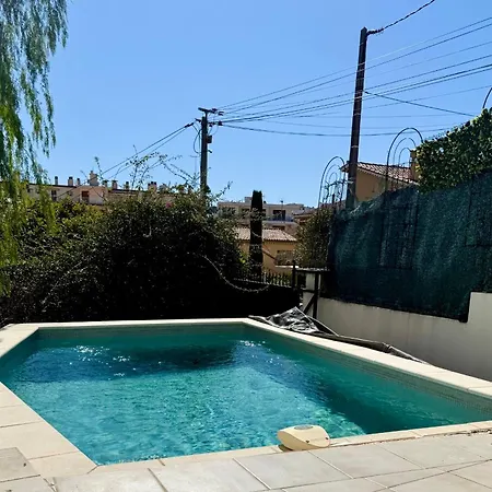 Beautiful 4-bedroom With Pool And Garden *