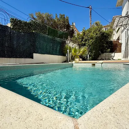Beautiful 4-bedroom With Pool And Garden *