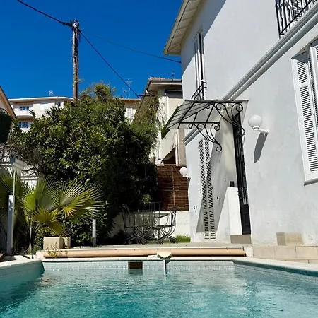 Beautiful 4-bedroom With Pool And Garden
