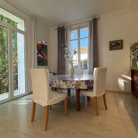 Beautiful 4-bedroom With Pool And Garden