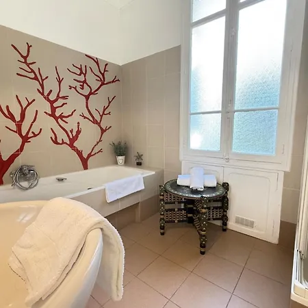 Beautiful 4-bedroom With Pool And Garden Cannes