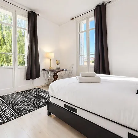 Beautiful 4-bedroom With Pool And Garden