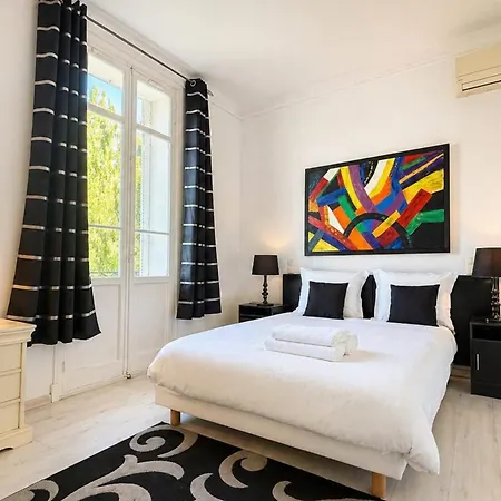 Beautiful 4-bedroom With Pool And Garden *