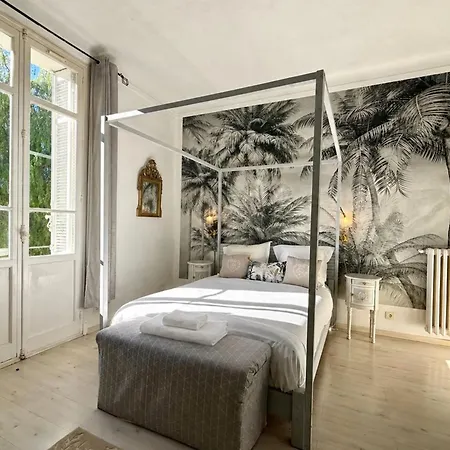 Beautiful 4-bedroom With Pool And Garden *